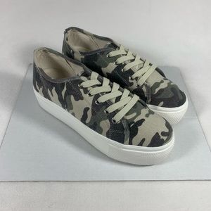 NEW Steve Madden Women's Elore Sneaker Sz 7.5